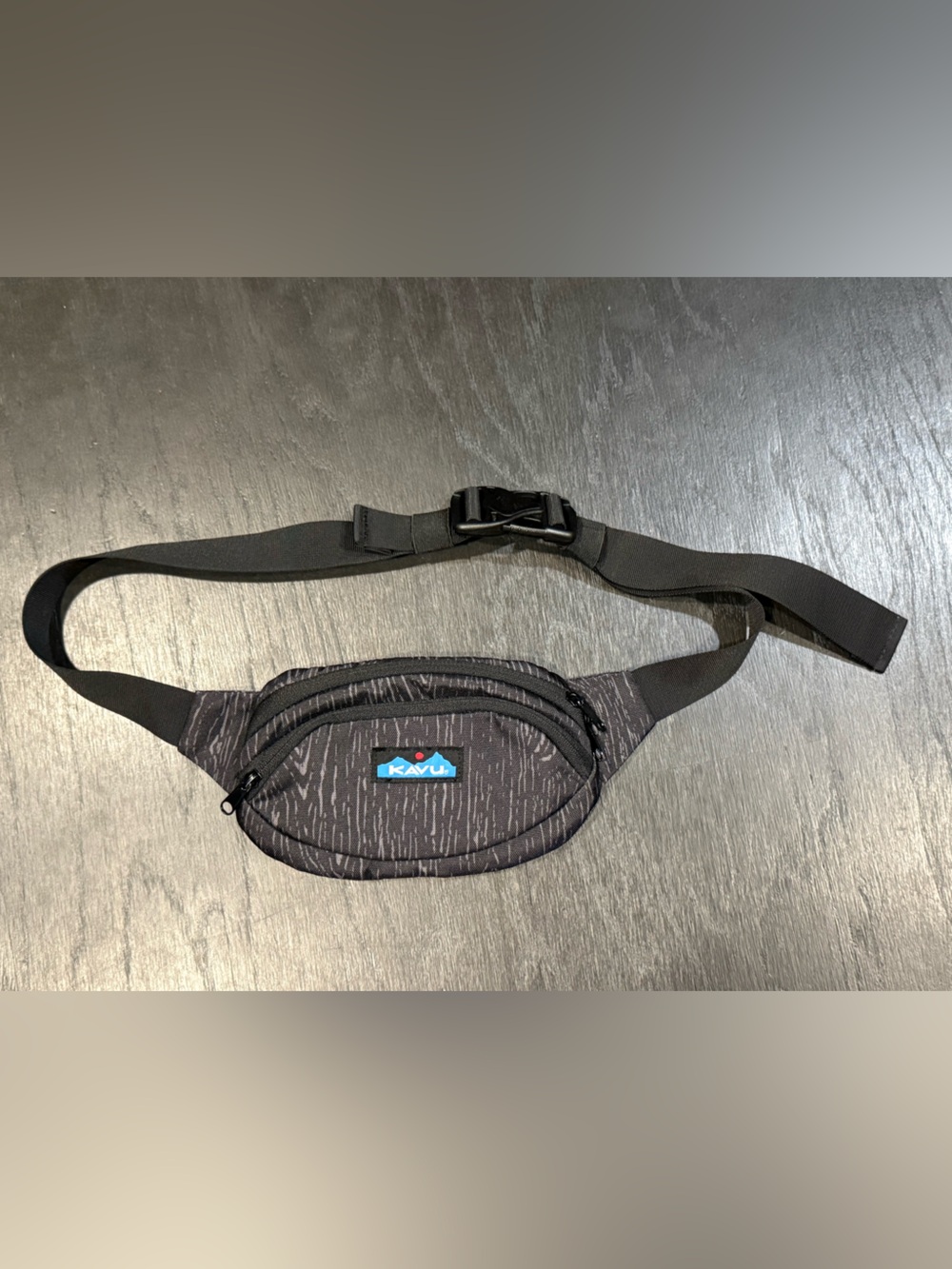 Kavu Spectator Fanny Pack Waist Bag Sling Belt Bag Black Oak